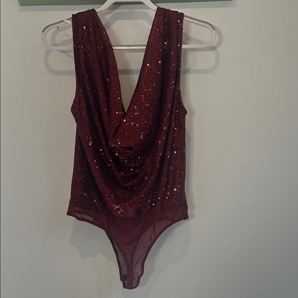 Lulu’s plunging v neck drape Sequin Burgundy One Piece bodysuit women’s medium - Picture 7 of 10